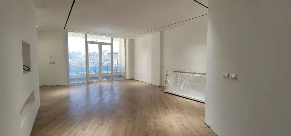 Tirane, shitet apartament 2+1+Ballkon Kati 2, 117 m² 210.000 € (Kopështi zoologjik)