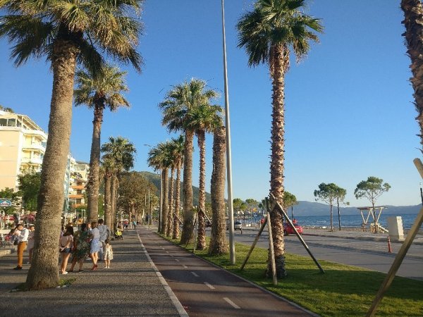 Vlore - Lungomare - Uji i Ftohte, shitet apartament 2+1 , 100 m² (Lungomare)
