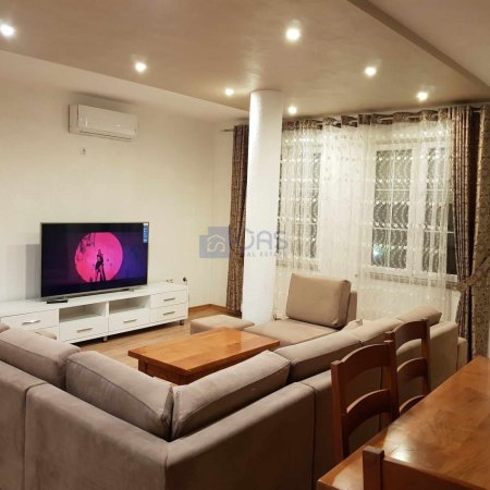 Tirane, jepet me qera apartament 2+1+Aneks+Ballkon Kati 2, 105 m² 450 € (5 Maji , Pran shkolles &quot;Kico Blushi&quot; .)