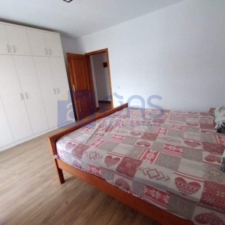 Tirane, jepet me qera apartament 2+1+Aneks+Ballkon Kati 2, 105 m² 450 € (5 Maji , Pran shkolles &quot;Kico Blushi&quot; .)