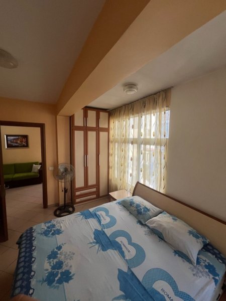 Tirane, jepet me qera apartament 1+1+Ballkon Kati 1, 53 m² 450 € (mine peza)