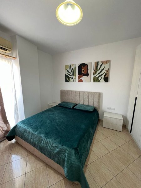 Tirane, jepet me qera apartament 1+1+Ballkon , 40 m² 400 € 