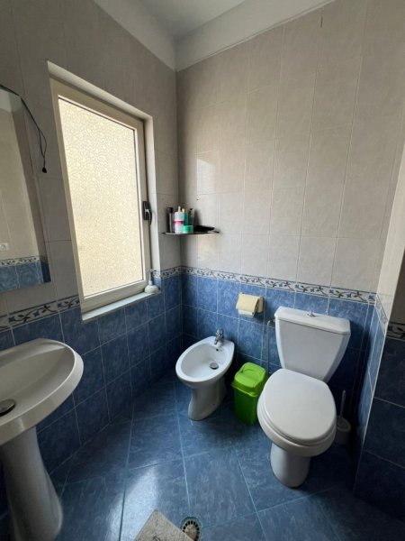 Tirane, jepet me qera apartament 1+1+Ballkon , 40 m² 400 € 