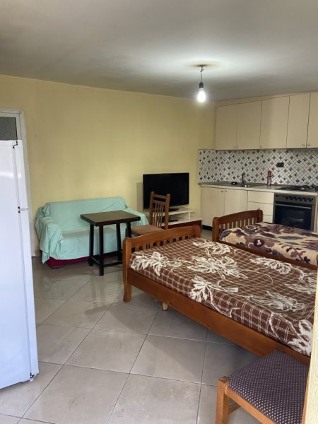 Tirane, jepet me qera garsonier Kati 1, 40 m² 150 € (Rruga Jordan Misja)
