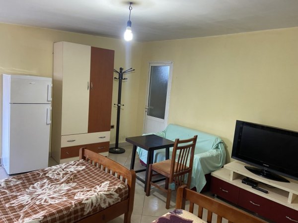 Tirane, jepet me qera garsonier Kati 1, 40 m² 150 € (Rruga Jordan Misja)