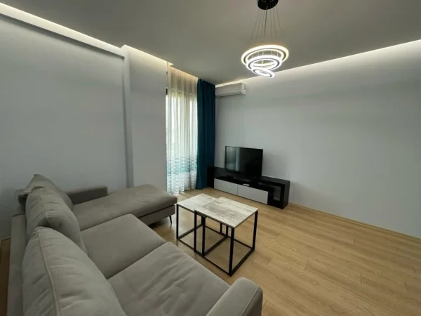 Tirane, jepet me qera apartament 1+1+Ballkon Kati 6, 500 m² 500 € (Rruga e dibres)