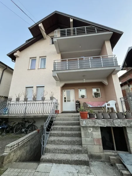 Prizren, shitet shtepi 3+1+Aneks+Ballkon Kati 3, 85.000 € (Arban)