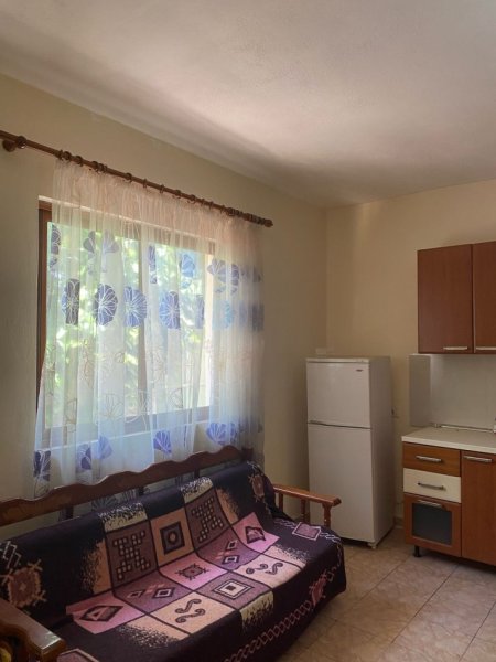 Tirane, jap me qera apartament 2+1+Ballkon Kati 1, 120 m² 350 € (ne rrugen Pandi Stillu Tirane.)