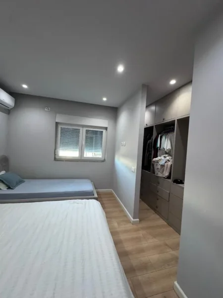 Tirane, shitet apartament 1+1+Ballkon Kati 4, 74 m² 135.000 € (Rruga Osman Jonuzi)