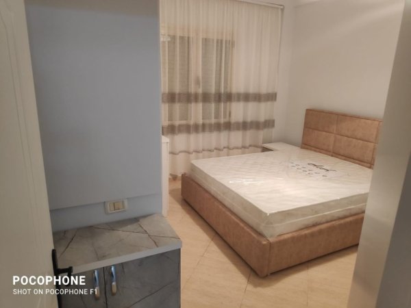 Tirane, jepet me qera apartament 2+1+Ballkon Kati 1, 85 m² 450 € (Rruga Kokonozve)