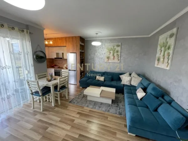 Tirane, jepet me qera apartament 2+1+Aneks+Ballkon Kati 4, 104 m² 800 € (Neom113733)