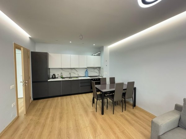 Tirane, jepet me qera apartament 1+1 Kati 6, 70 m² 500 € (rruga e dibres)