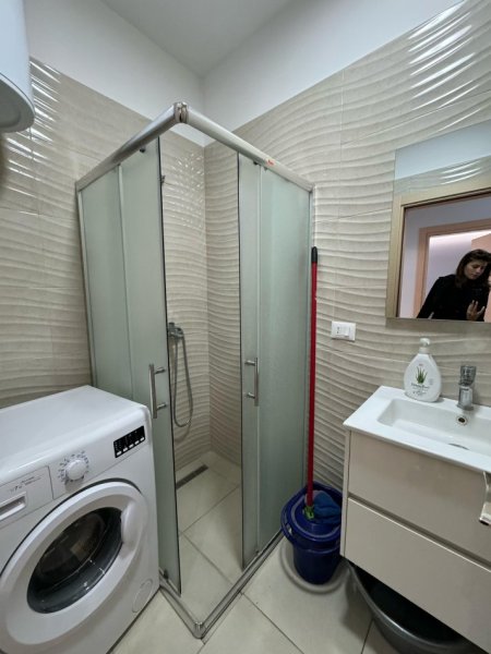 Tirane, jepet me qera apartament 1+1 Kati 6, 70 m² 500 € (rruga e dibres)
