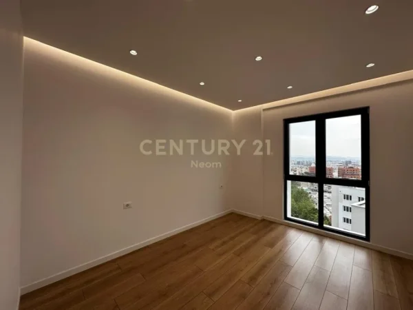 Tirane, jepet me qera apartament 2+1+Aneks+Ballkon Kati 9, 105 m² 860 € (Neom113991)