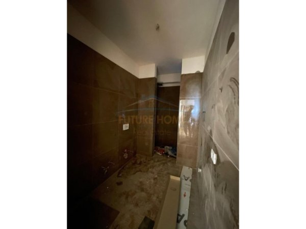Tirane, shitet apartament 2+1+Ballkon Kati 1, 97 m² 118.000 € (Unaza e Re)