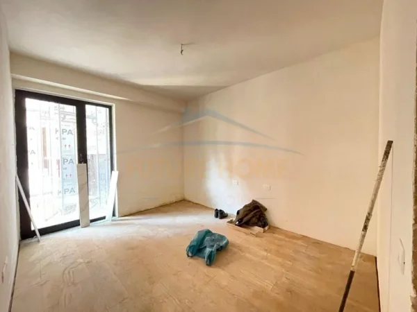 Tirane, shitet apartament 2+1+Ballkon Kati 1, 97 m² 118.000 € (Unaza e Re)