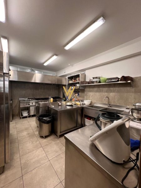 Tirane, jepet me qera bar-resorant Kati 0, 110 m² 1.550 € (KODRA E DIELLIT 1)