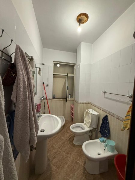 Tirane, shitet apartament 2+1+Ballkon Kati 4, 109 m² 207.000 € (ne Rrugen 4 Deshmoret prane Gjimnaz Partizanit)