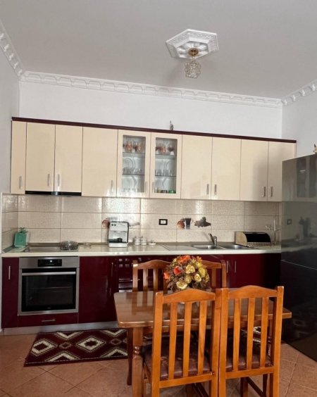 Tirane, jepet me qera Vile 2+1 Kati 2, 90 m² 450 € (Siri Kodra)