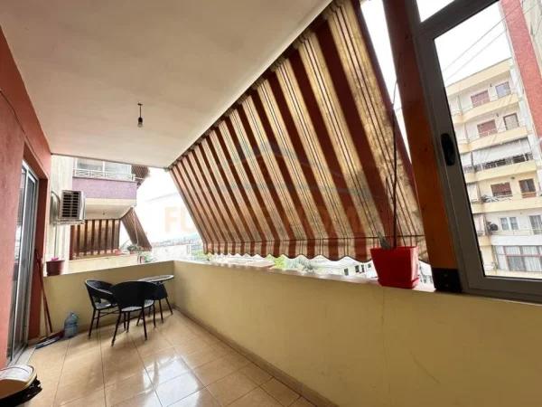 Tirane, shitet apartament 2+1 Kati 2, 142 m² 120.000 € (Kamez)