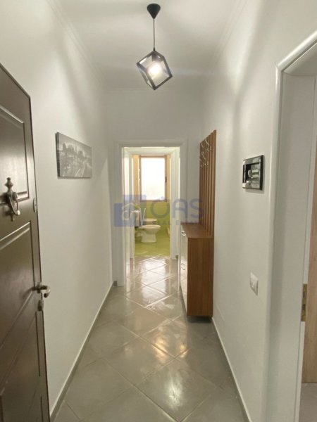 Tirane, jepet me qera apartament 1+1+Aneks+Ballkon Kati 8, 70 m² 400 € (Astir)