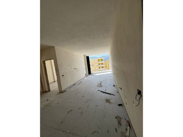 Vlore, shitet apartament 1+1+Ballkon Kati 4, 67 m² 85.000 € (Orikum)