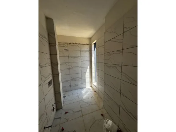 Vlore, shitet apartament 1+1+Ballkon Kati 4, 67 m² 85.000 € (Orikum)