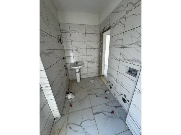 Vlore, shitet apartament 1+1+Ballkon Kati 4, 67 m² 85.000 € (Orikum)