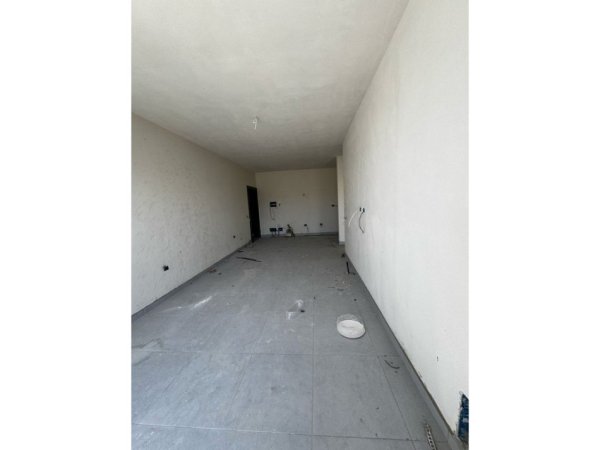 Vlore, shitet apartament 1+1+Ballkon Kati 4, 67 m² 85.000 € (Orikum)