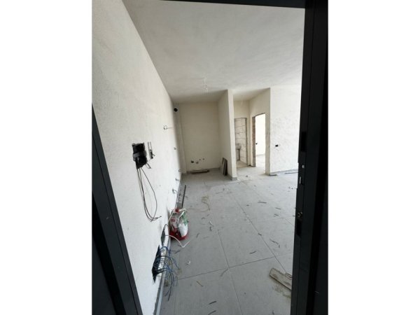 Vlore, shitet apartament 1+1+Ballkon Kati 4, 67 m² 85.000 € (Orikum)