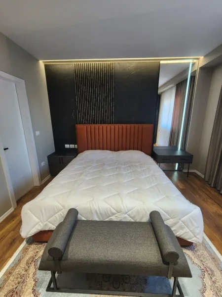Tirane, jepet me qera apartament 3+1+Ballkon Kati 5, 130 m² 1.500 € (Rruga e Kavajes)