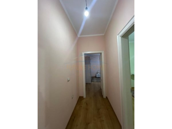 Durres, jepet me qera apartament 2+1 Kati 2, 93 m² 500 € (Ish Rajoni)