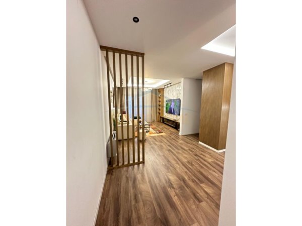 Tirane, shitet apartament 3+1 Kati 3, 123 m² 250.000 € (Oasis Residence)