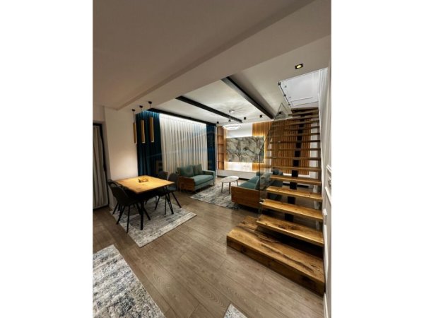 Tirane, shitet apartament duplex Dublex Kati 2, 121 m² 227.000 € (Rruga Stavri Themeli)