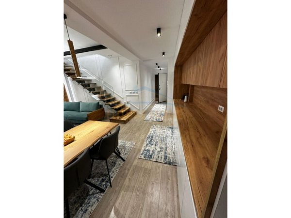 Tirane, shitet apartament duplex Dublex Kati 2, 121 m² 227.000 € (Rruga Stavri Themeli)
