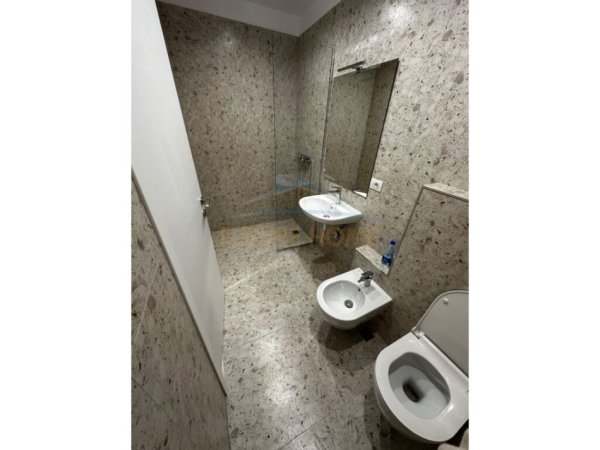 Tirane, shitet apartament duplex Dublex Kati 2, 121 m² 227.000 € (Rruga Stavri Themeli)