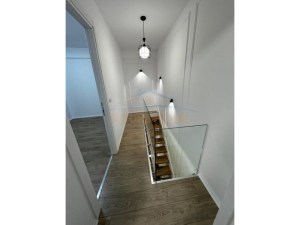 Tirane, shitet apartament duplex Dublex Kati 2, 121 m² 227.000 € (Rruga Stavri Themeli)