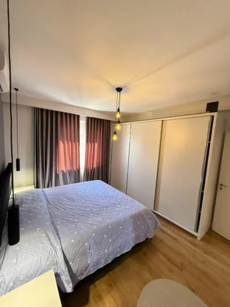Tirane, jepet me qera apartament 1+1 Kati 10, 75 m² 700 € (Komuna e Parisit)