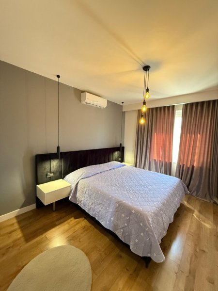 Tirane, jepet me qera apartament 1+1 Kati 10, 75 m² 700 € (Komuna e Parisit)