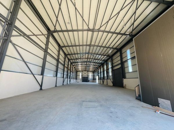 Tirane, shitet magazine Kati 0, 6.000 m² 3.200.000 € (AUTOSTRADA TIRANE DURRES)