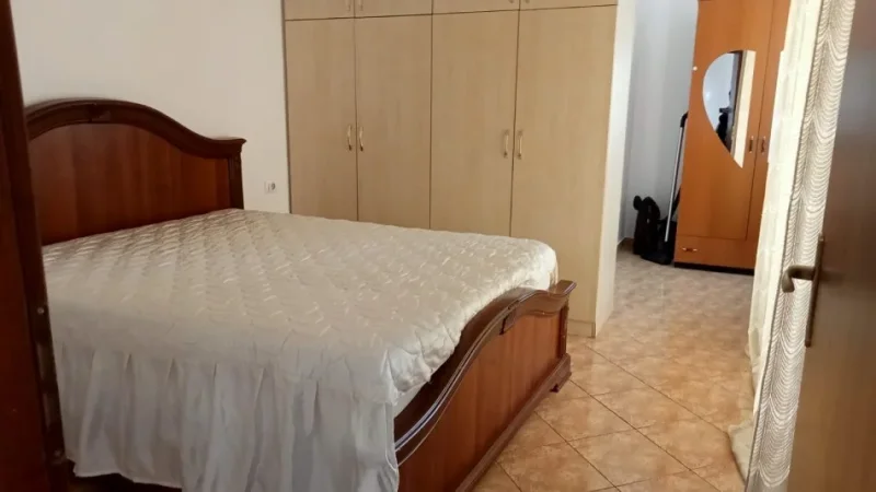 Tirane, jepet me qera apartament 1+1 Kati 3, 70 m² 450 € (Don bosko)