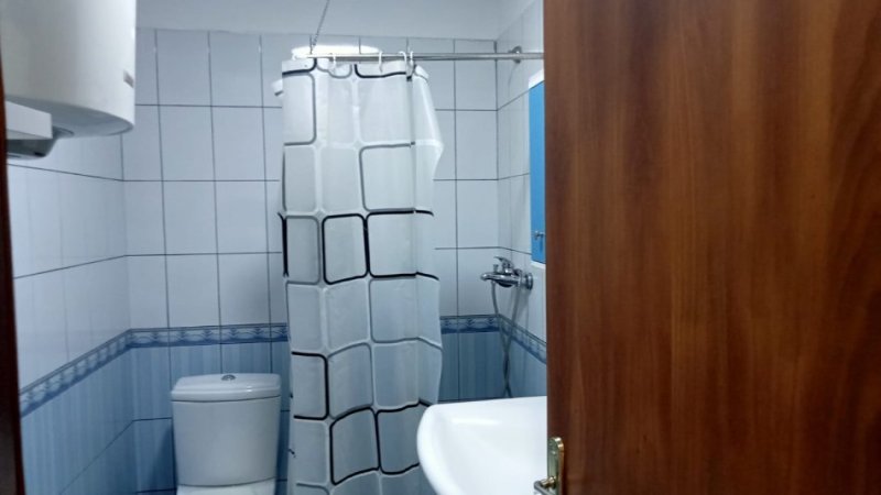 Tirane, jepet me qera apartament 1+1 Kati 3, 70 m² 450 € (Don bosko)