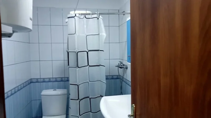Tirane, jepet me qera apartament 1+1 Kati 3, 70 m² 450 € (Don bosko)