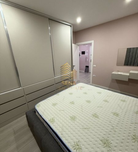 Tirane, jepet me qera apartament 1+1+Ballkon Kati 2, 51 m² 400 € (Rruga David Selenica – Selenica)
