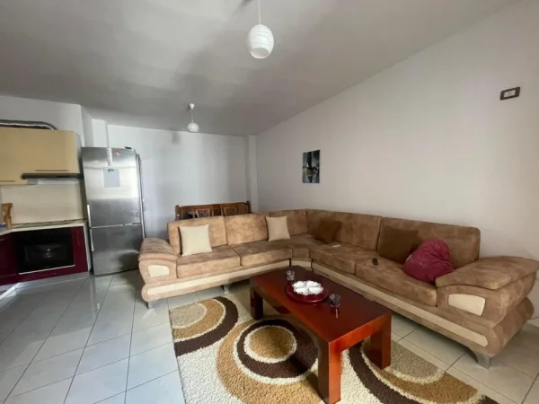 Tirane, jepet me qera apartament 1+1 Kati 3, 70 m² 400 € (Astir)