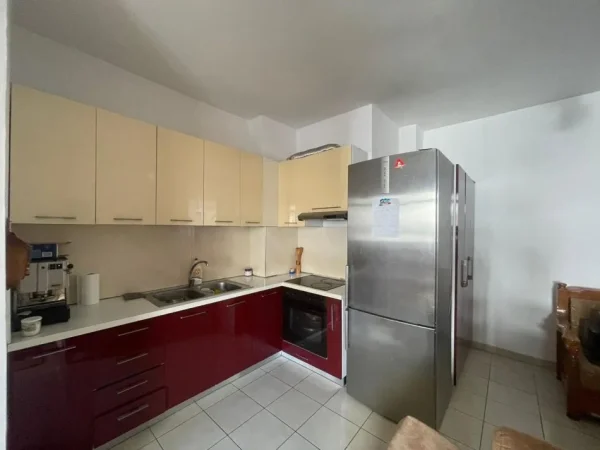 Tirane, jepet me qera apartament 1+1 Kati 3, 70 m² 400 € (Astir)