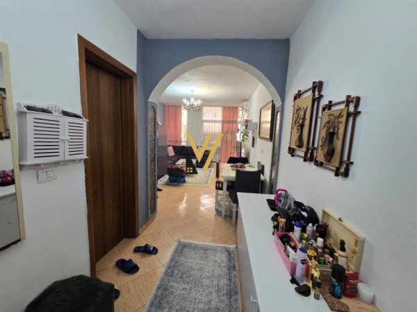 Tirane, shitet apartament 2+1+Ballkon Kati 2, 91 m² 250.000 € (KOMUNA E PARISIT)