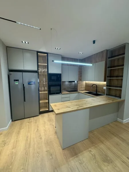 Tirane, jepet me qera apartament 2+1+Aneks+Ballkon Kati 5, 125 m² 1.300 € (Rruga e Kavajes)