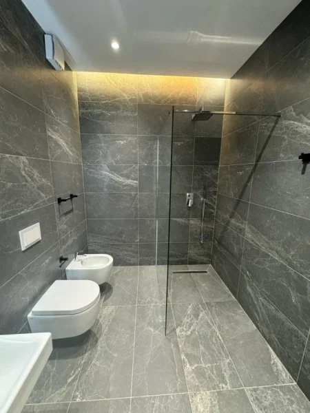 Tirane, jepet me qera apartament 2+1+Aneks+Ballkon Kati 5, 125 m² 1.300 € (Rruga e Kavajes)