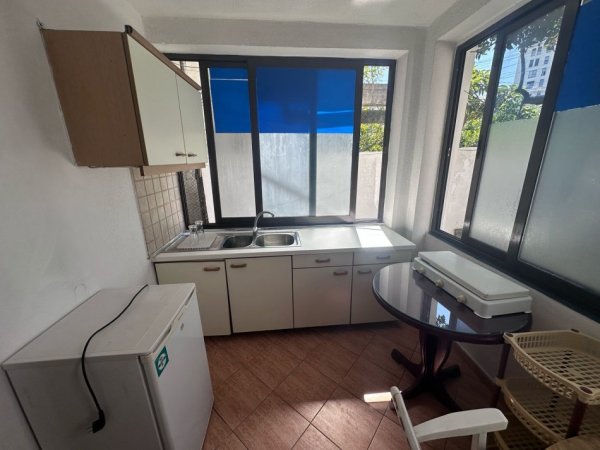 Tirane, jepet me qera apartament 1+1+Ballkon Kati 1, 70 m² 280 € (Artan lenja)